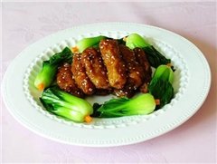 культура еды в китае. 40a3fc2115c24b2db12219e0. культура еды в китае фото. культура еды в китае-40a3fc2115c24b2db12219e0. картинка культура еды в китае. картинка 40a3fc2115c24b2db12219e0. Китайцы любят поесть. Китайская кухня – одна из самых великих кухонь в мире. На протяжении долгой истории развития китайской кулинарной культуры возникли такие традиции и методы приготовления, которые иностранным туристам могут показаться сильно отличающимися от их привычных представлений или даже странными. Мы написали этот материал, для того чтобы люди, которые живут в других частях света, могли лучше понимать те или иные стороны культуры приема пищи в Китае.