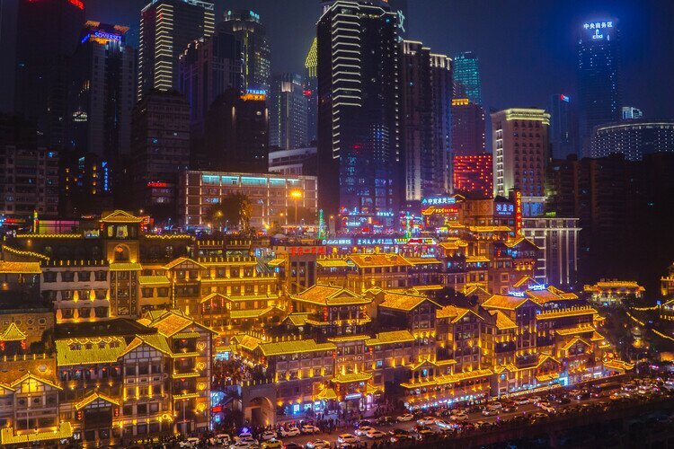 Хунъядун — самая известная улица Чунцина