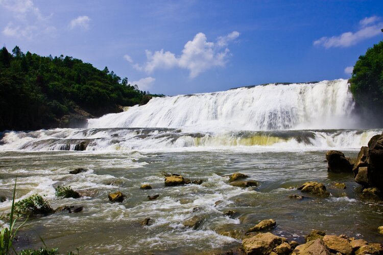 Водопад Хуангошу в августе